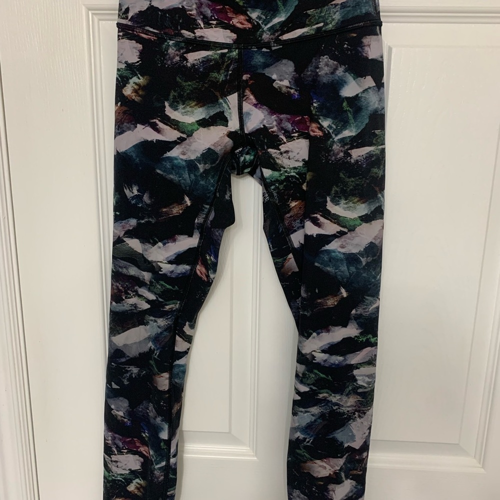 Lululemon Athletica Black Leggings Form-Fitting Stretch